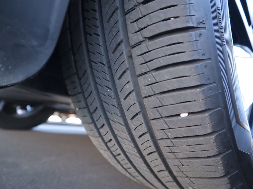 Used 2024 Volkswagen Atlas Cross Sport SE image 14