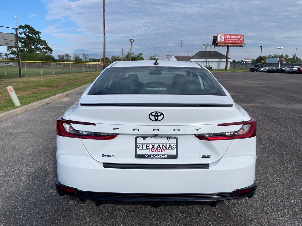 New 2026 Toyota Camry Hybrid FWD image 6