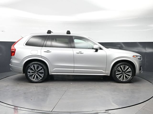 Used 2022 Volvo XC90 T6 Momentum w/ Climate Package AWD/4WD image 4