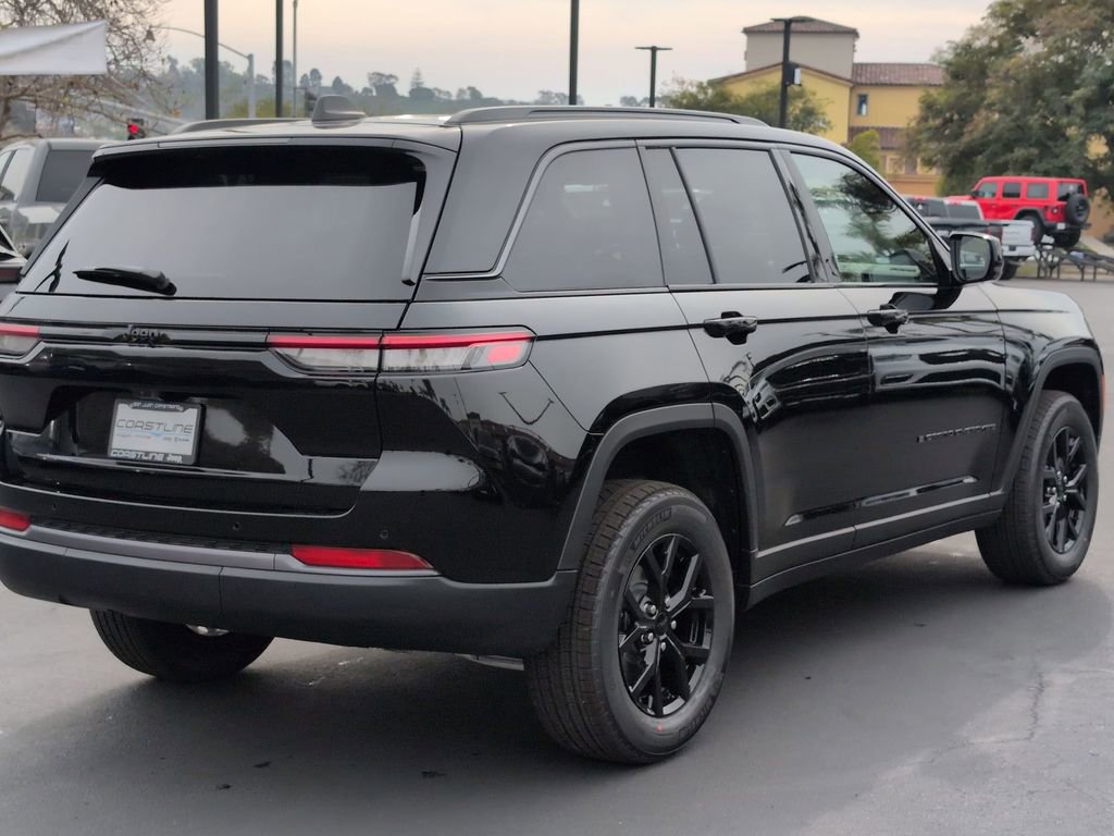 New 2026 Jeep Grand Cherokee Altitude RWD image 5
