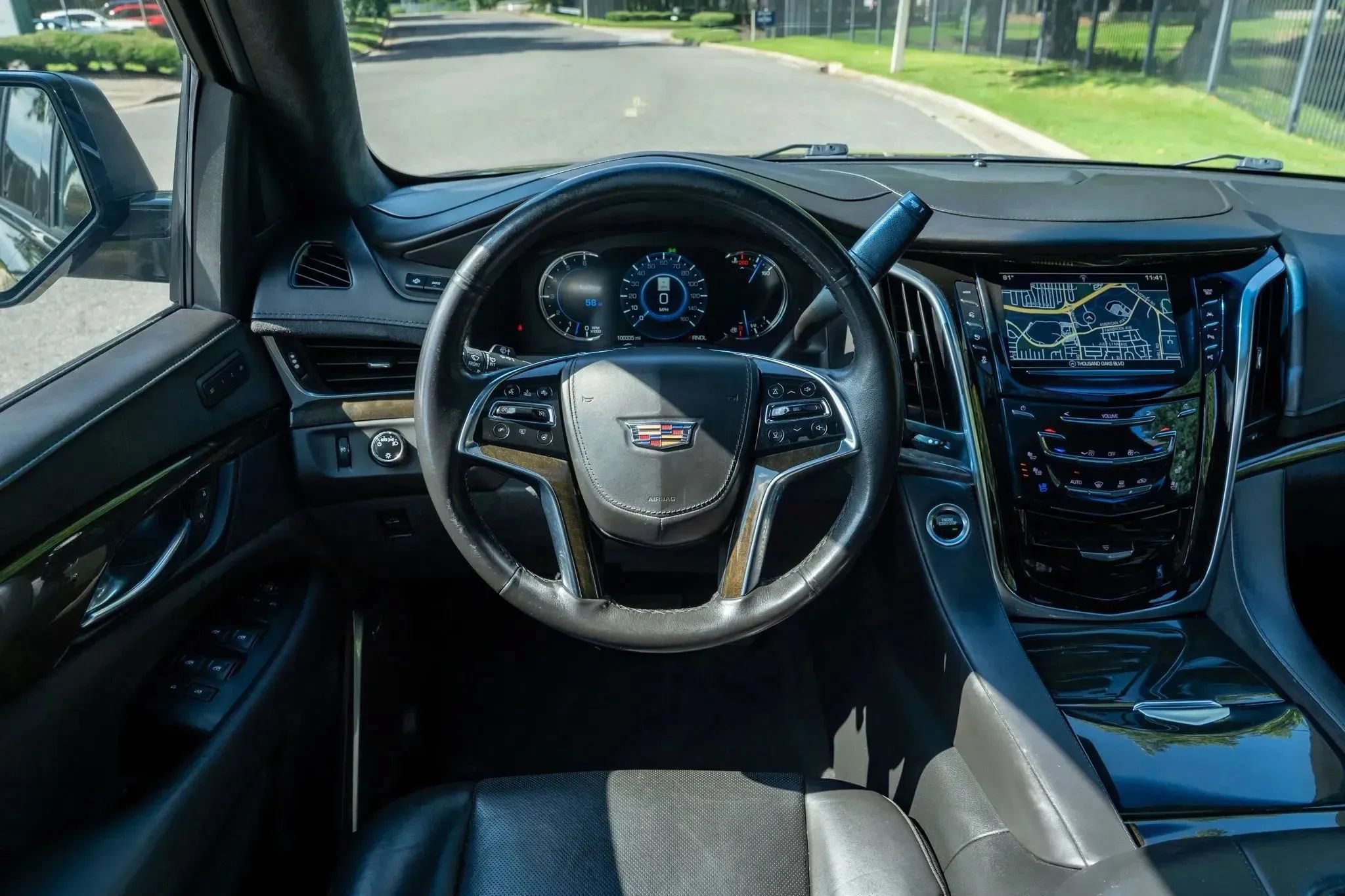 Used 2020 Cadillac Escalade ESV Platinum AWD/4WD image 23
