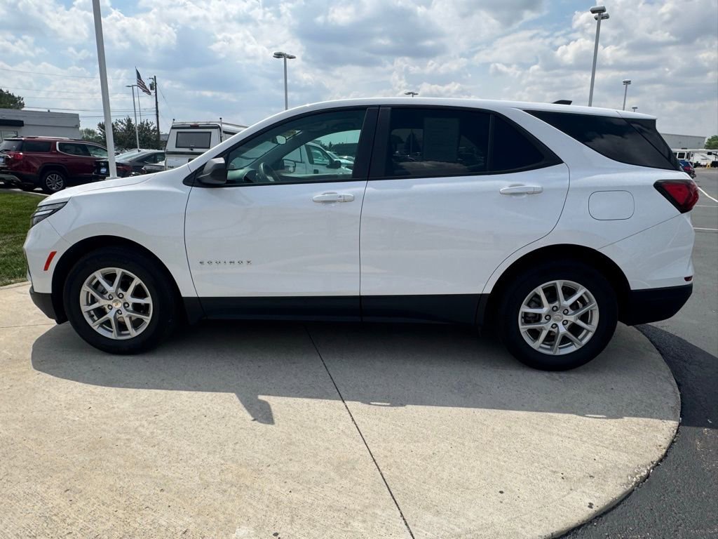 Used 2024 Chevrolet Equinox LS w/ LS Convenience Package FWD image 5