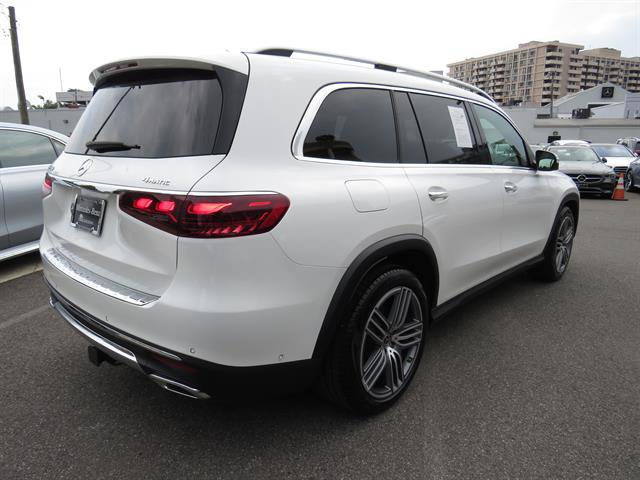 Used 2025 Mercedes-Benz GLS 450 4MATIC image 4