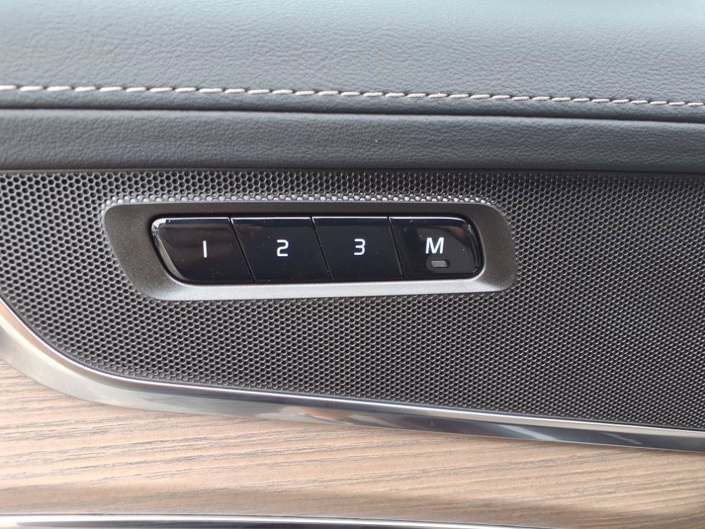 New 2025 Volvo XC90 B5 Core w/ Climate Package image 12