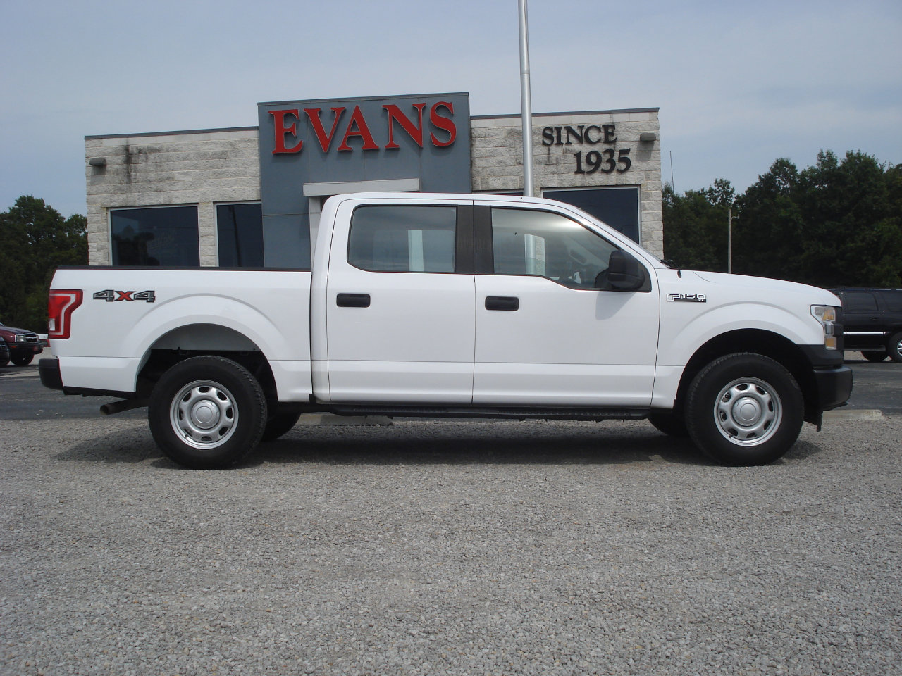 Used 2017 Ford F150 XL w/ Equipment Group 101A Mid image 1