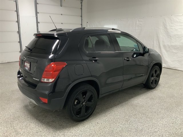 Used 2019 Chevrolet Trax Premier w/ Midnight Edition AWD/4WD image 5