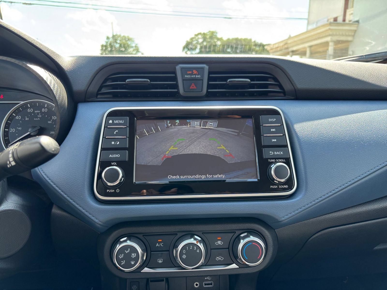 Used 2025 Nissan Versa SV FWD image 22