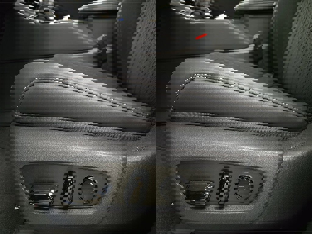 New 2026 Lexus TX 500h AWD image 32