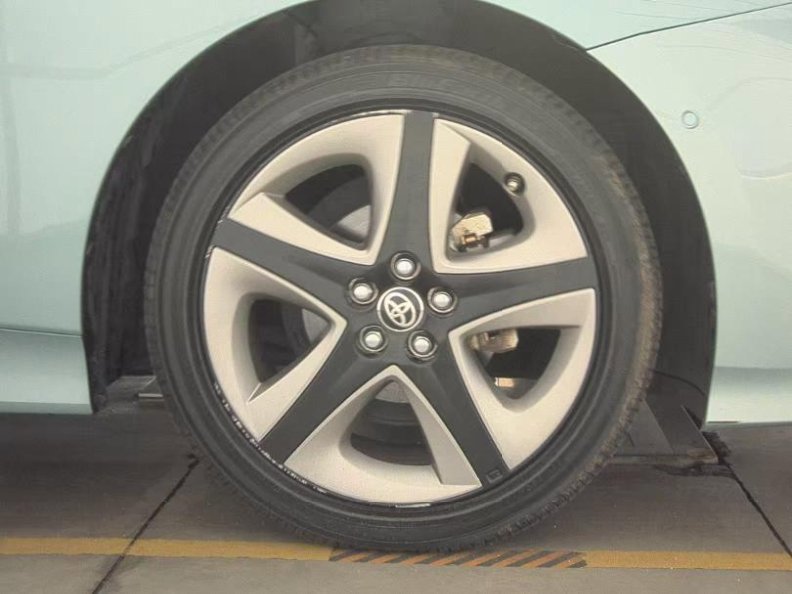 Used 2019 Toyota Prius Limited image 12