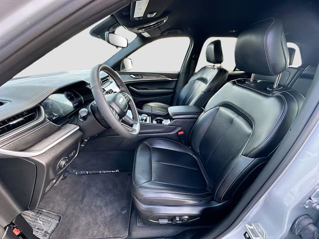 Used 2024 Jeep Grand Cherokee Limited w/ Black Appearance Package AWD/4WD image 21