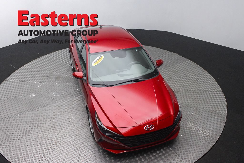 Used 2023 Hyundai Elantra SE FWD image 3