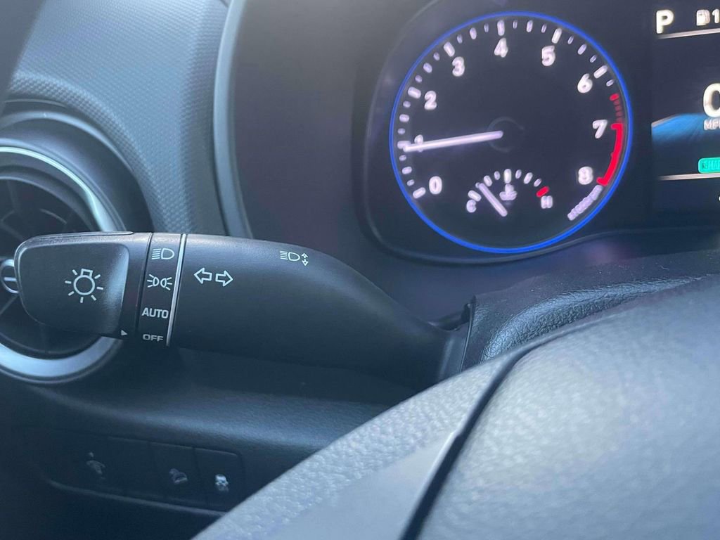 Used 2022 Hyundai Kona SEL image 22