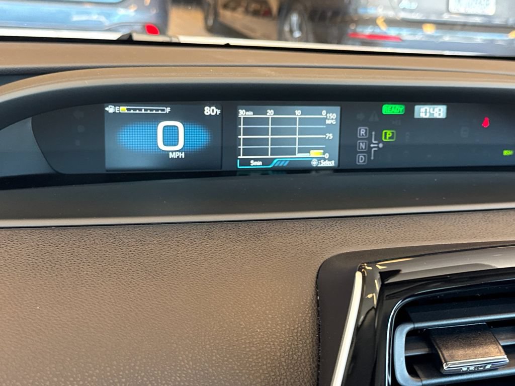 Used 2022 Toyota Prius LE FWD image 33