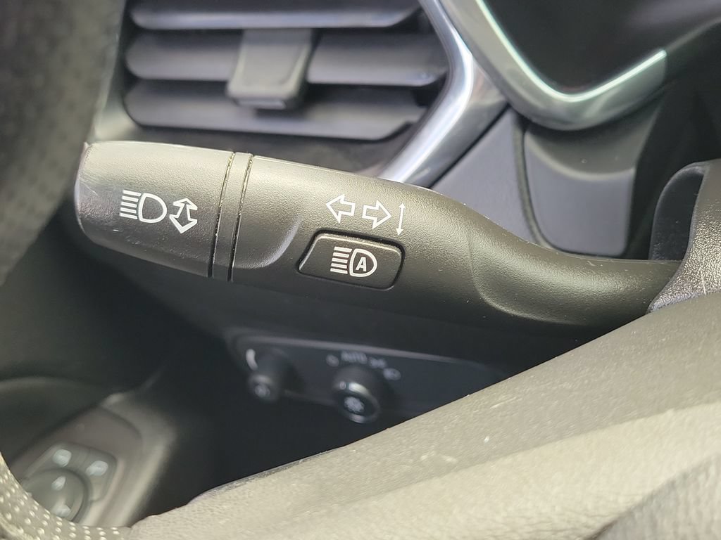 Used 2020 Chevrolet Equinox LT FWD image 11