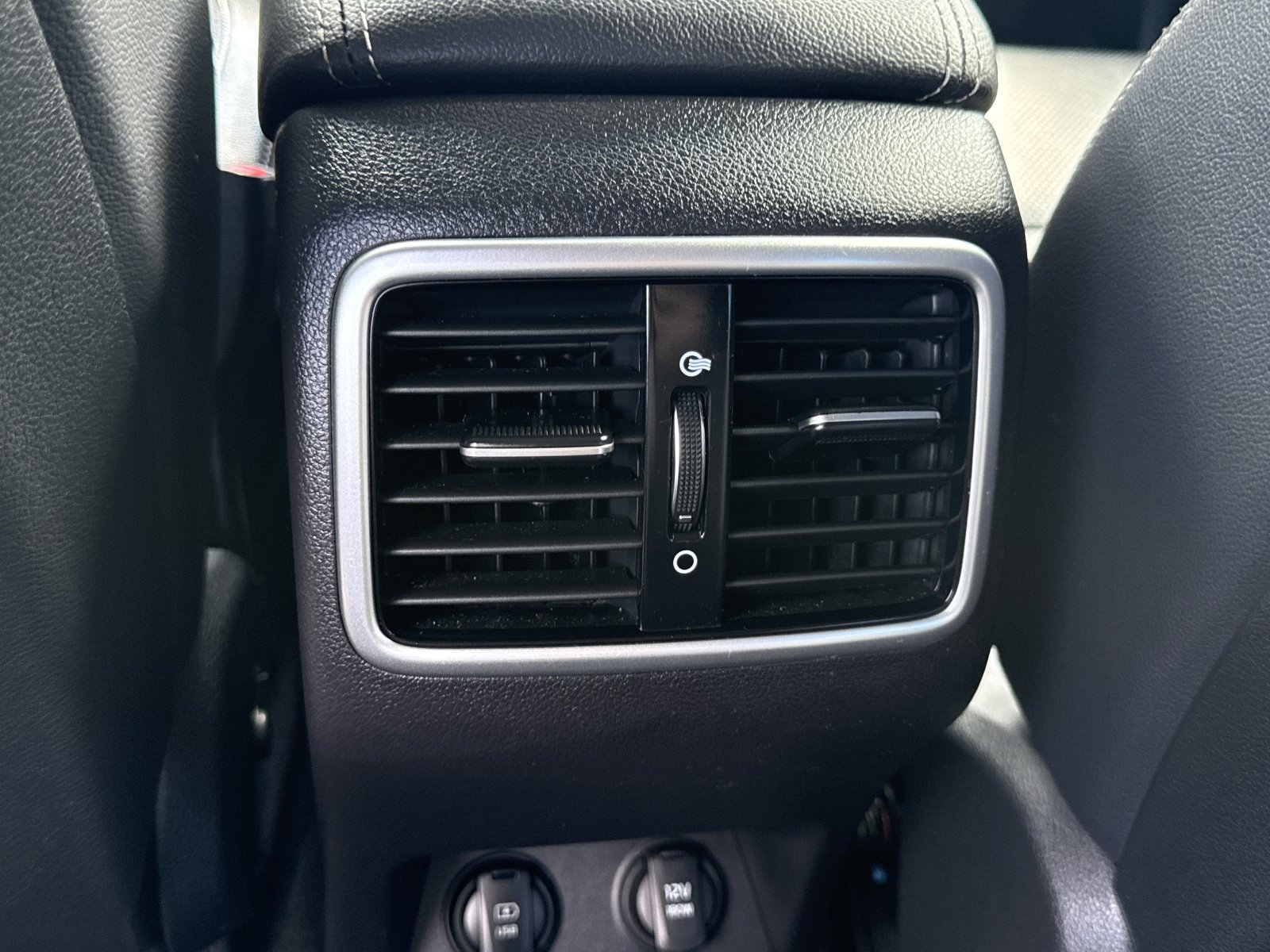 Used 2022 Kia Sportage EX w/ EX Technology Package FWD image 22