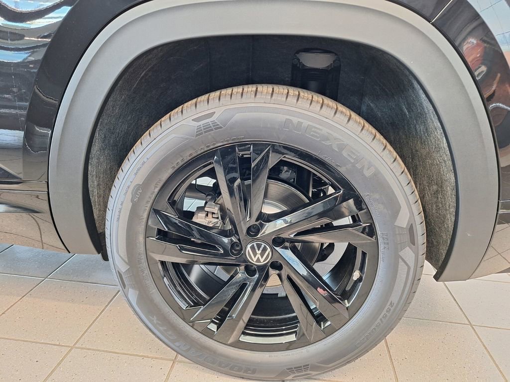 New 2026 Volkswagen Atlas Cross Sport SEL R-Line image 24