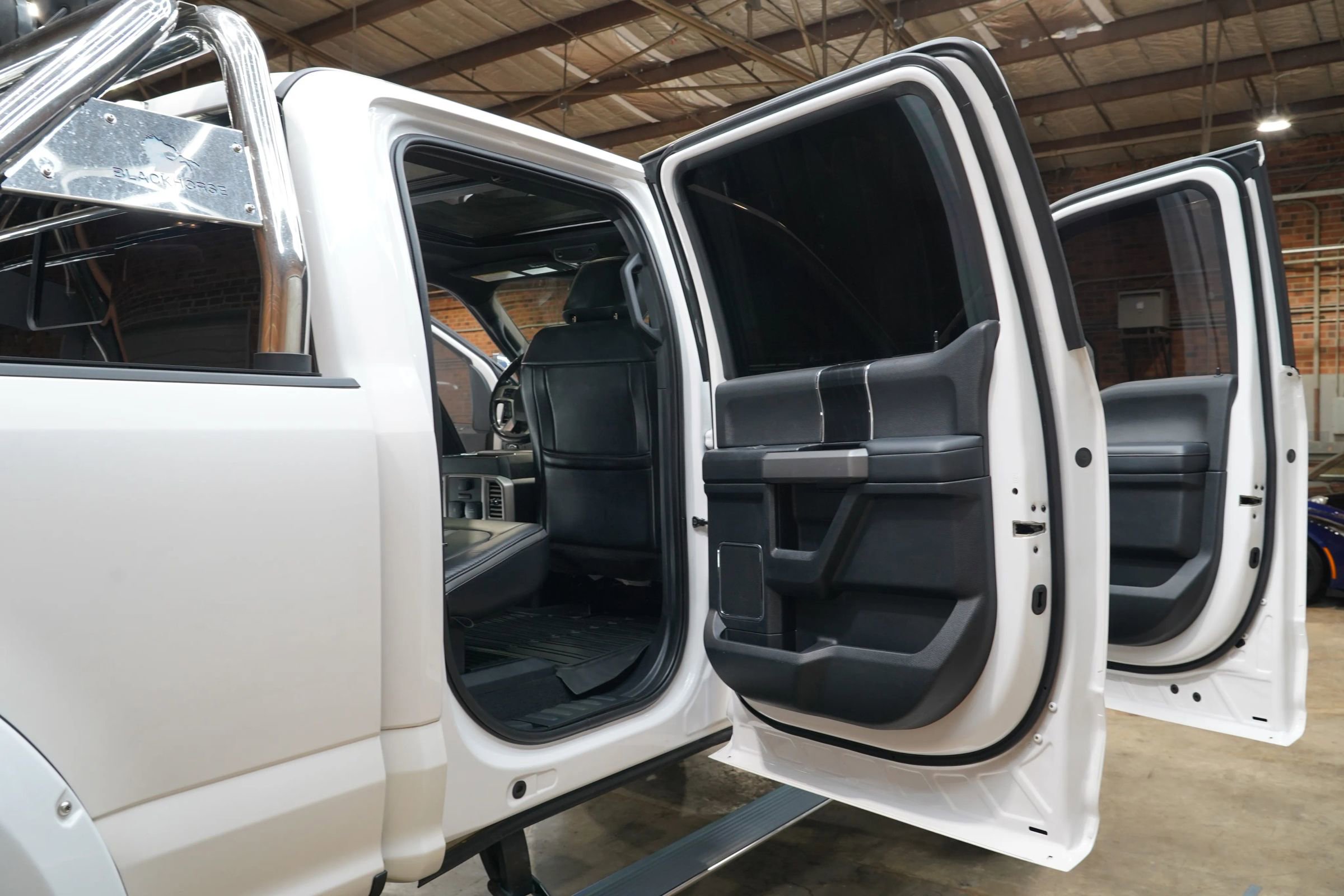 Used 2019 Ford F350 Platinum w/ Platinum Ultimate Package image 40