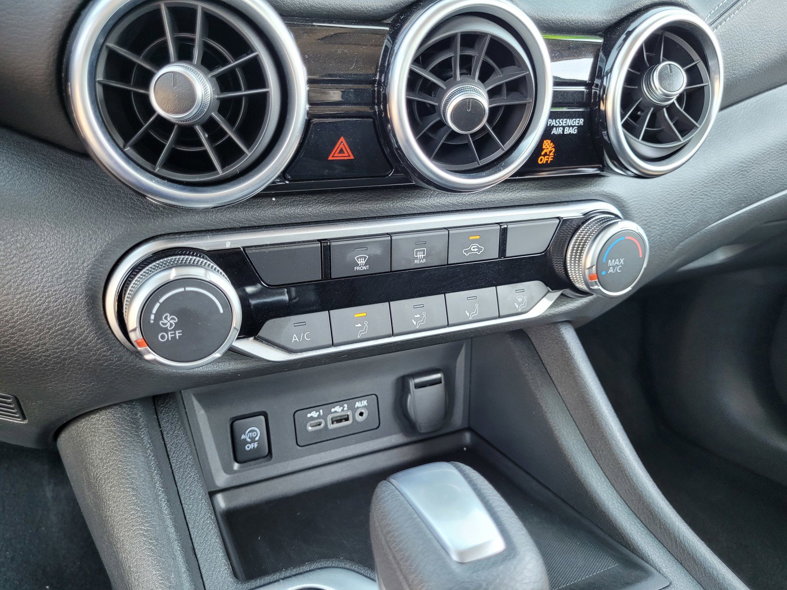 Used 2025 Nissan Sentra SV image 18