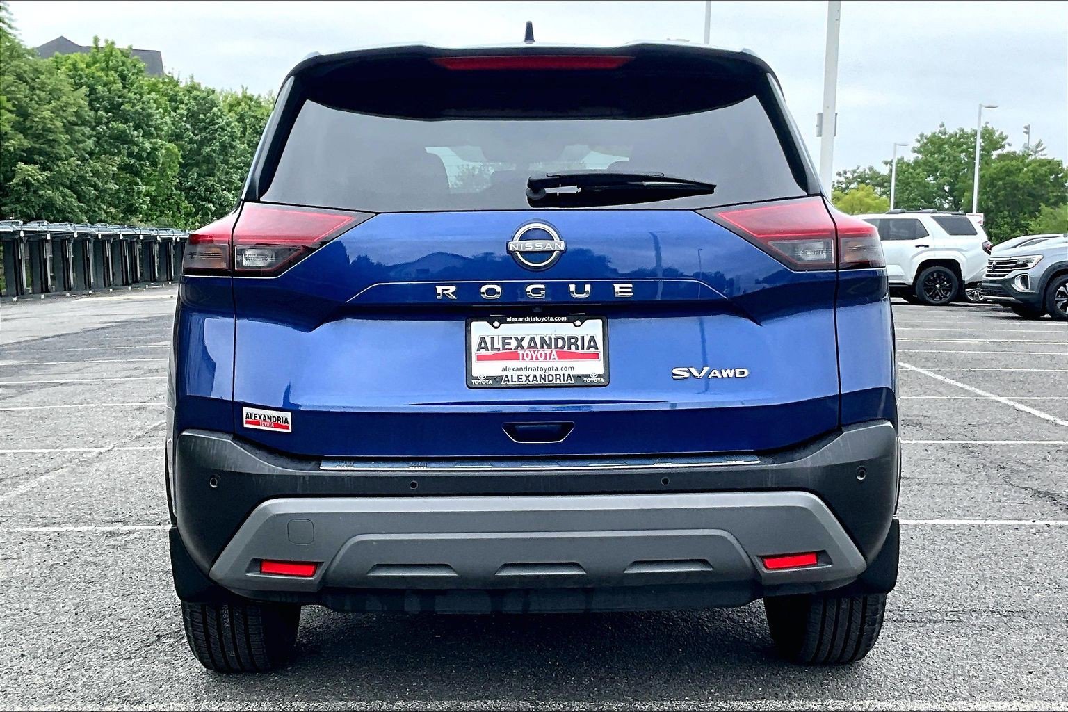 Used 2023 Nissan Rogue SV AWD/4WD image 4