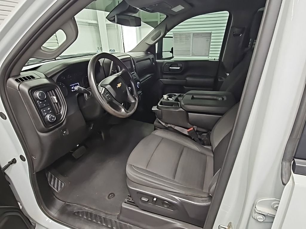 Used 2024 Chevrolet Silverado 2500 Custom w/ Custom Value Package image 11
