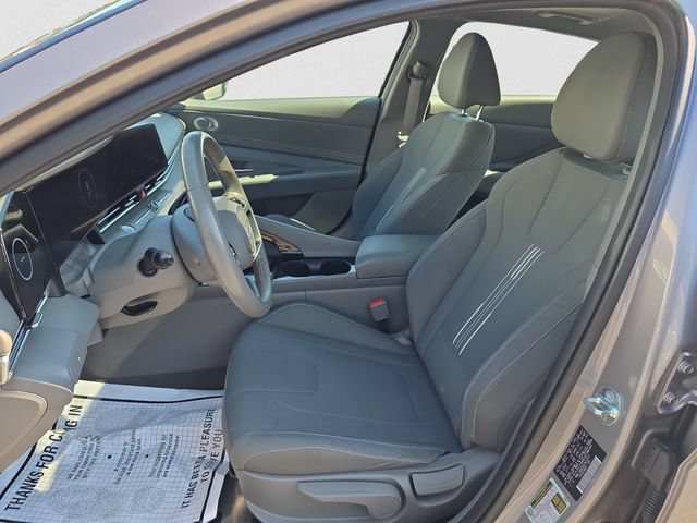 Used 2025 Hyundai Elantra SEL FWD image 9