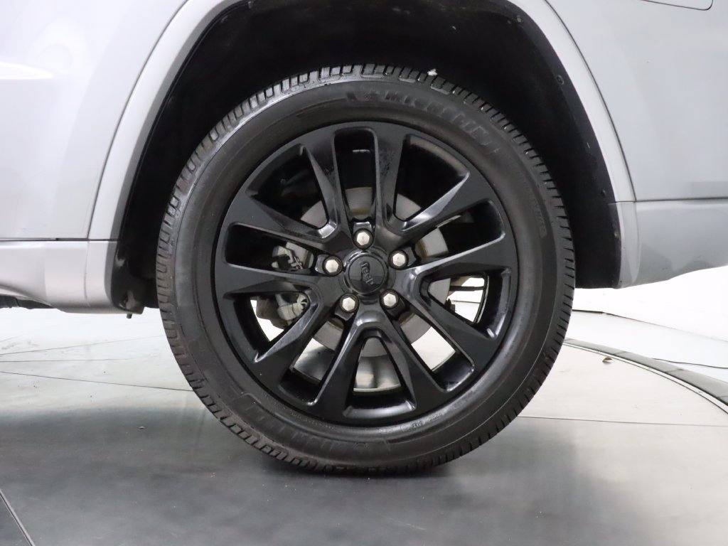 Used 2020 Jeep Grand Cherokee Altitude RWD image 39
