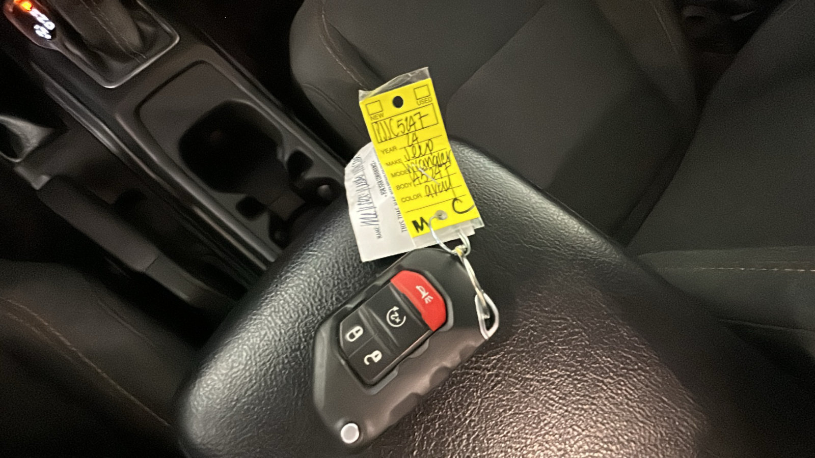 Used 2024 Jeep Wrangler Unlimited AWD/4WD image 28