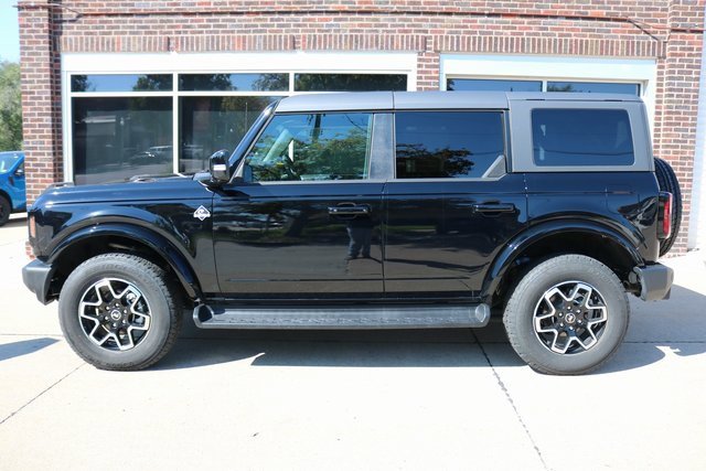 New 2025 Ford Bronco Outer Banks image 3