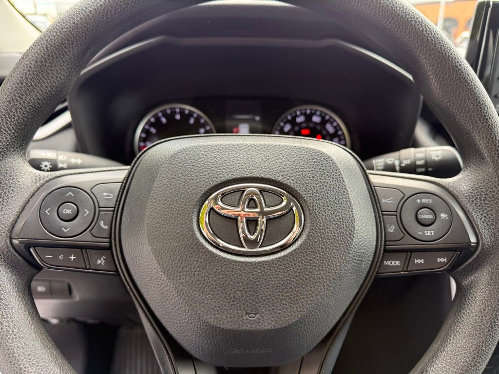 Certified 2022 Toyota RAV4 XLE AWD/4WD image 34