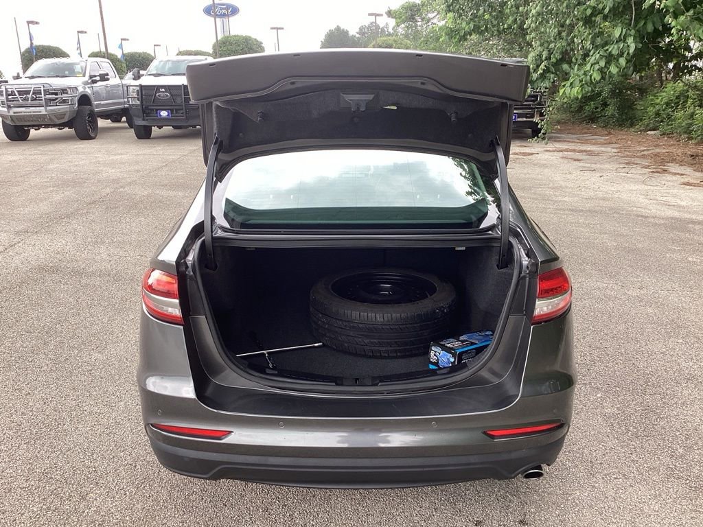 Used 2020 Ford Fusion SE FWD image 9