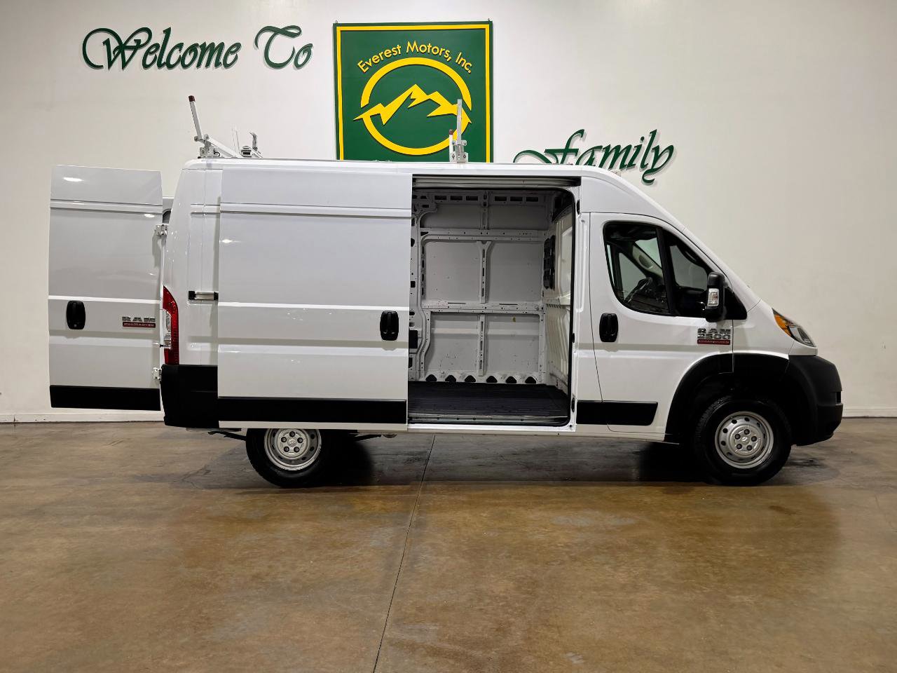 Used 2022 RAM ProMaster 2500 w/ Convenience Group image 10