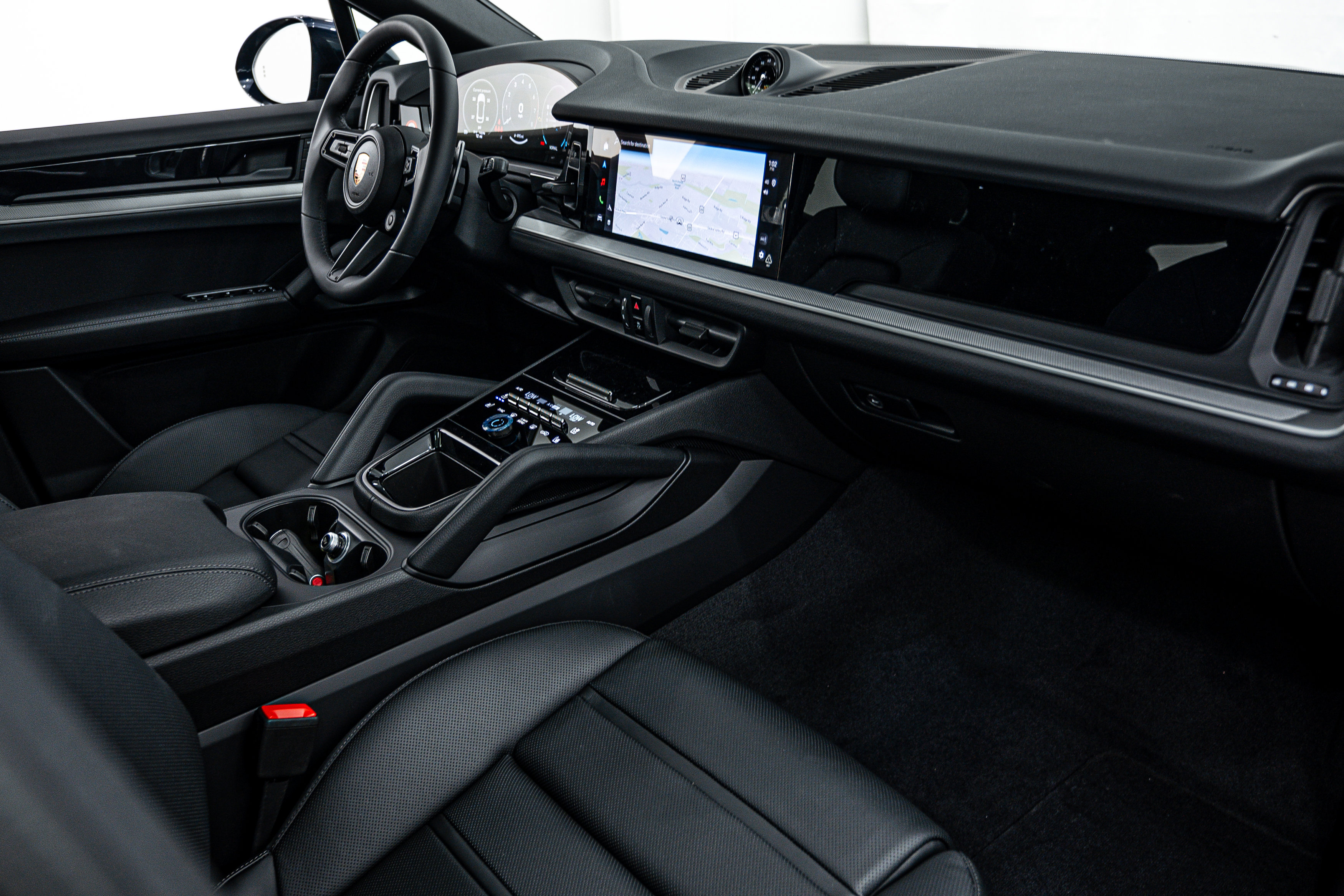 Certified 2025 Porsche Cayenne Coupe image 19