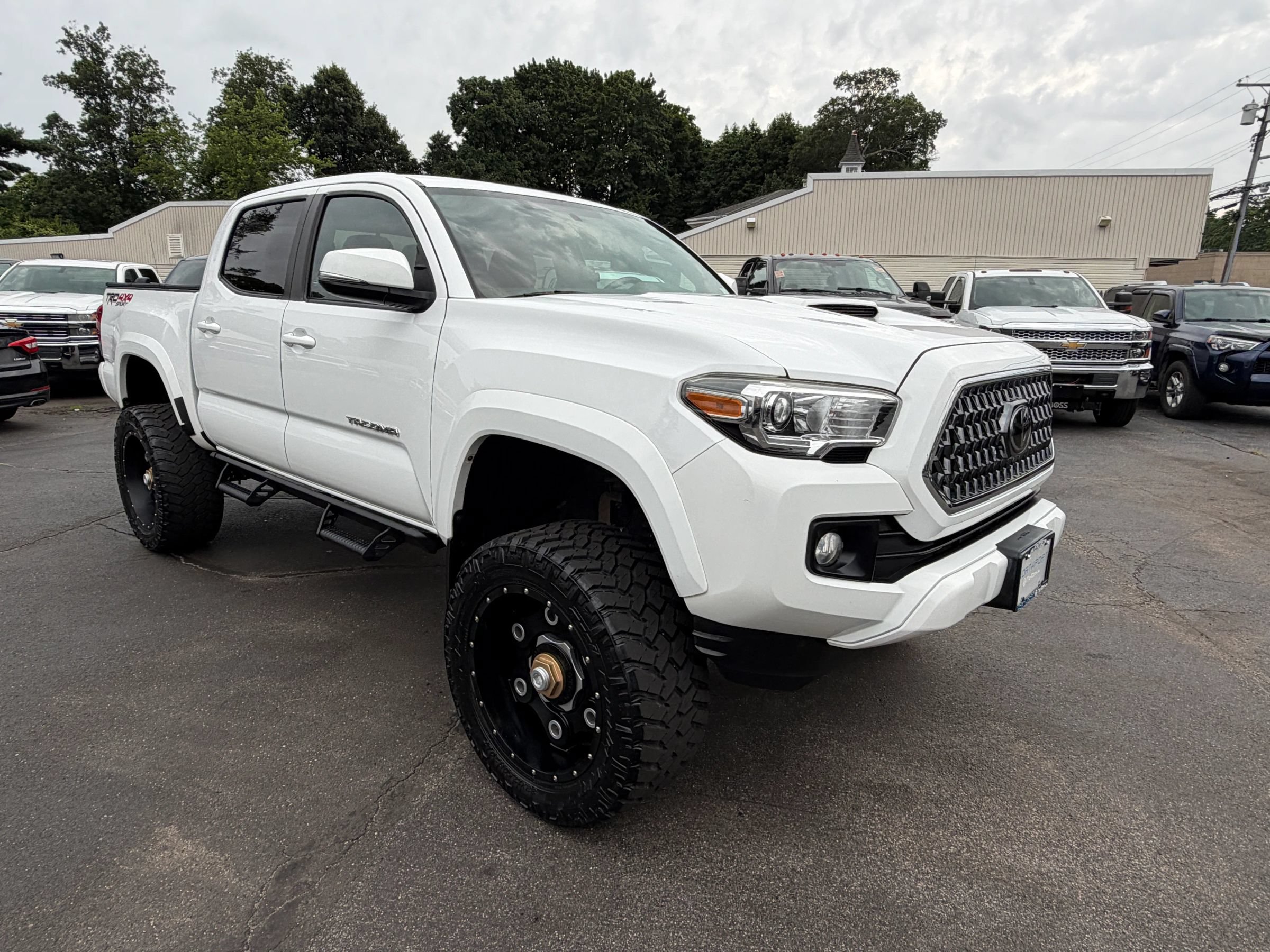 Used 2017 Toyota Tacoma SR AWD/4WD image 8