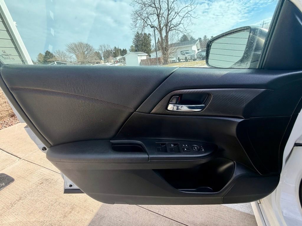 Used 2017 Honda Accord Sport Special Edition image 20