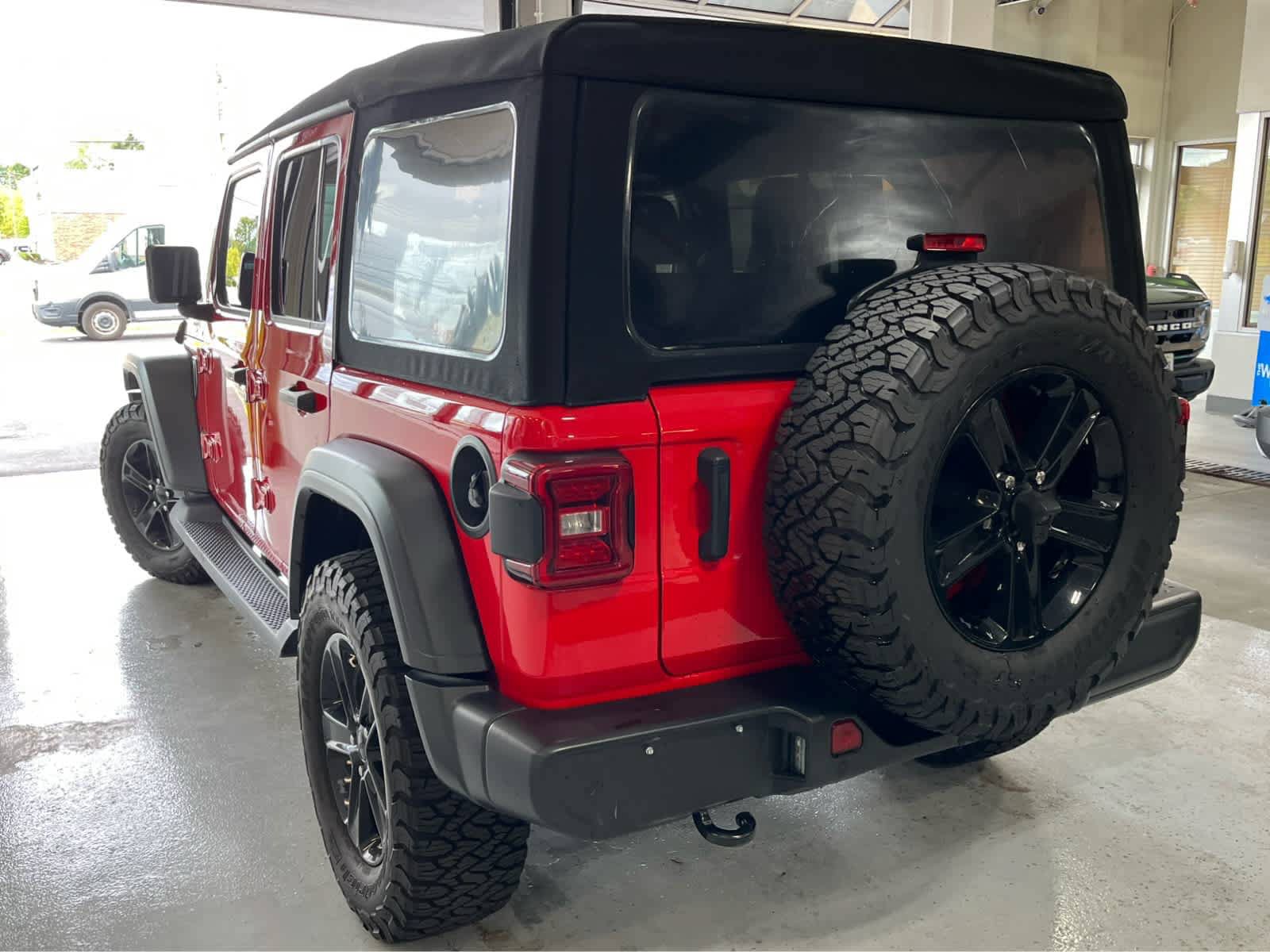 Used 2022 Jeep Wrangler Unlimited Sport AWD/4WD image 7