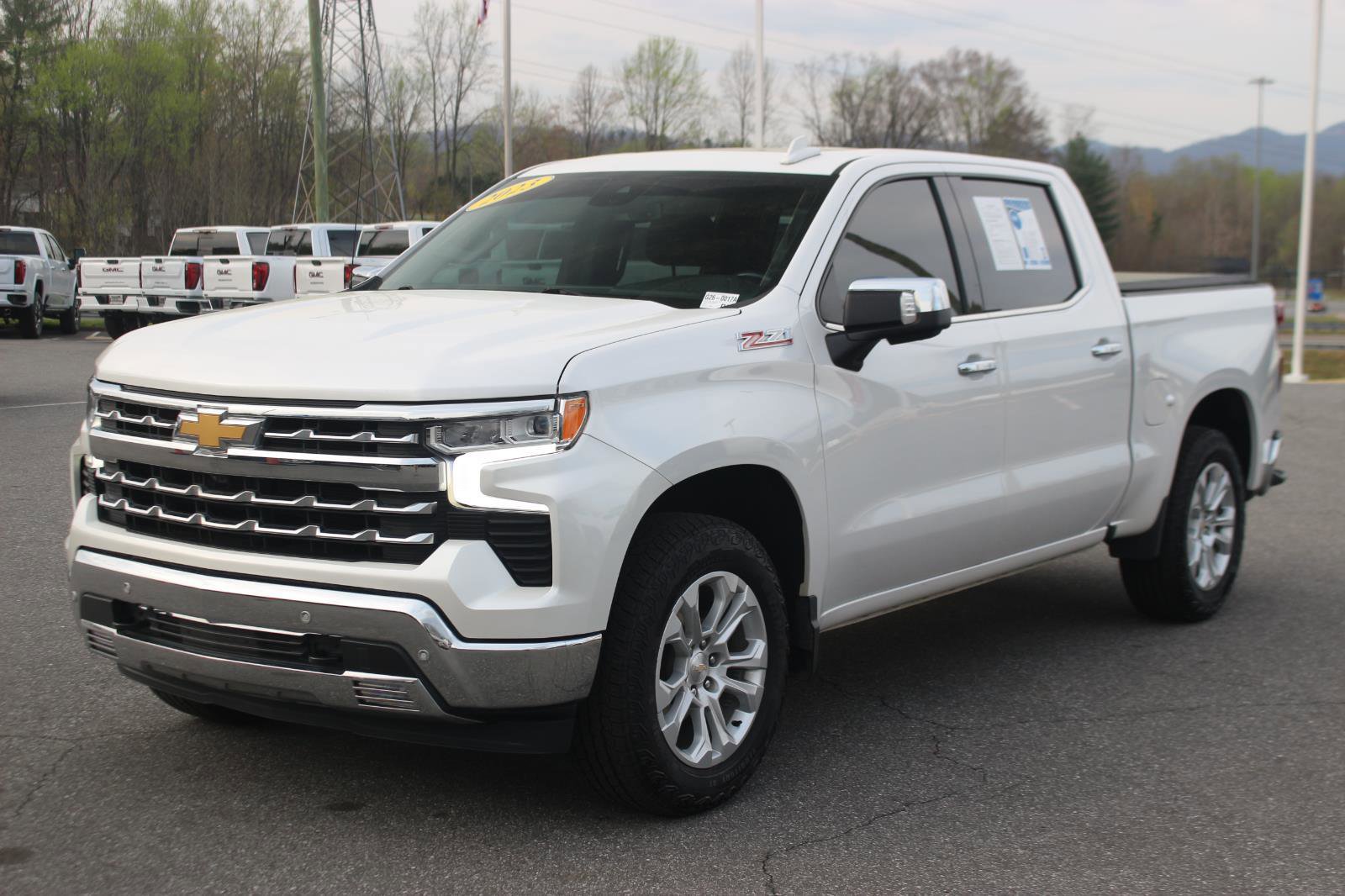 Used 2023 Chevrolet Silverado 1500 LTZ w/ LTZ Premium Package image 3