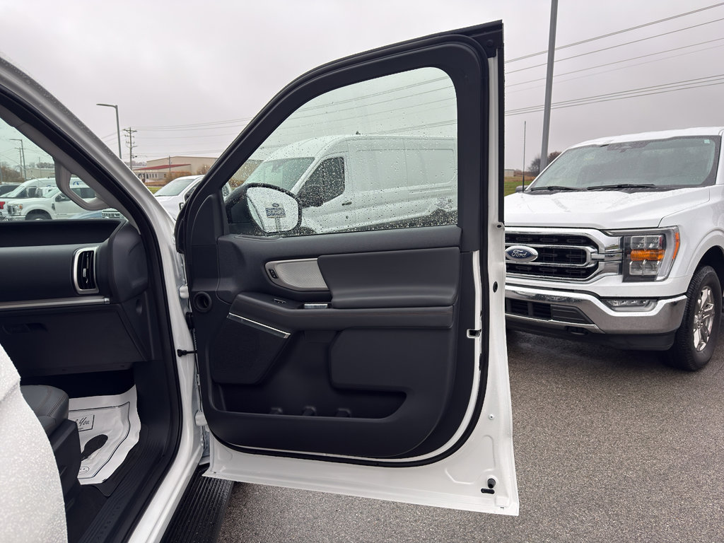 New 2025 Ford Expedition Max Active image 15