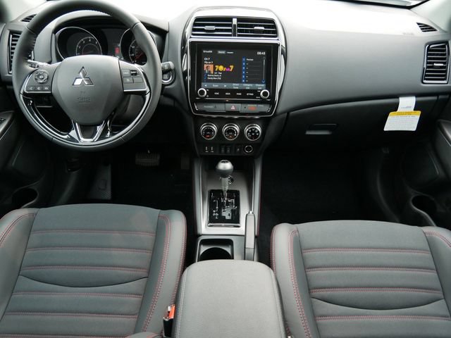 Used 2025 Mitsubishi Outlander Sport SE AWD/4WD image 13
