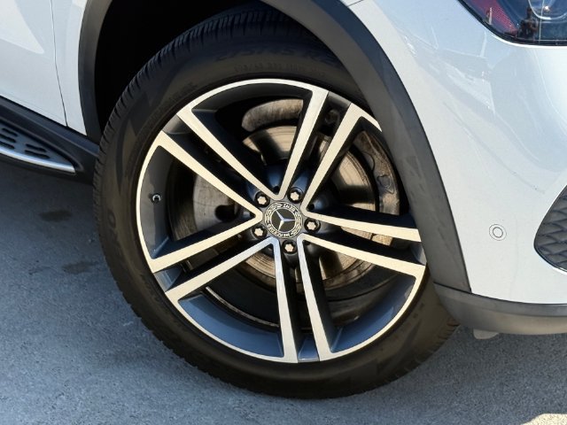 Used 2022 Mercedes-Benz GLE 350 4MATIC image 2