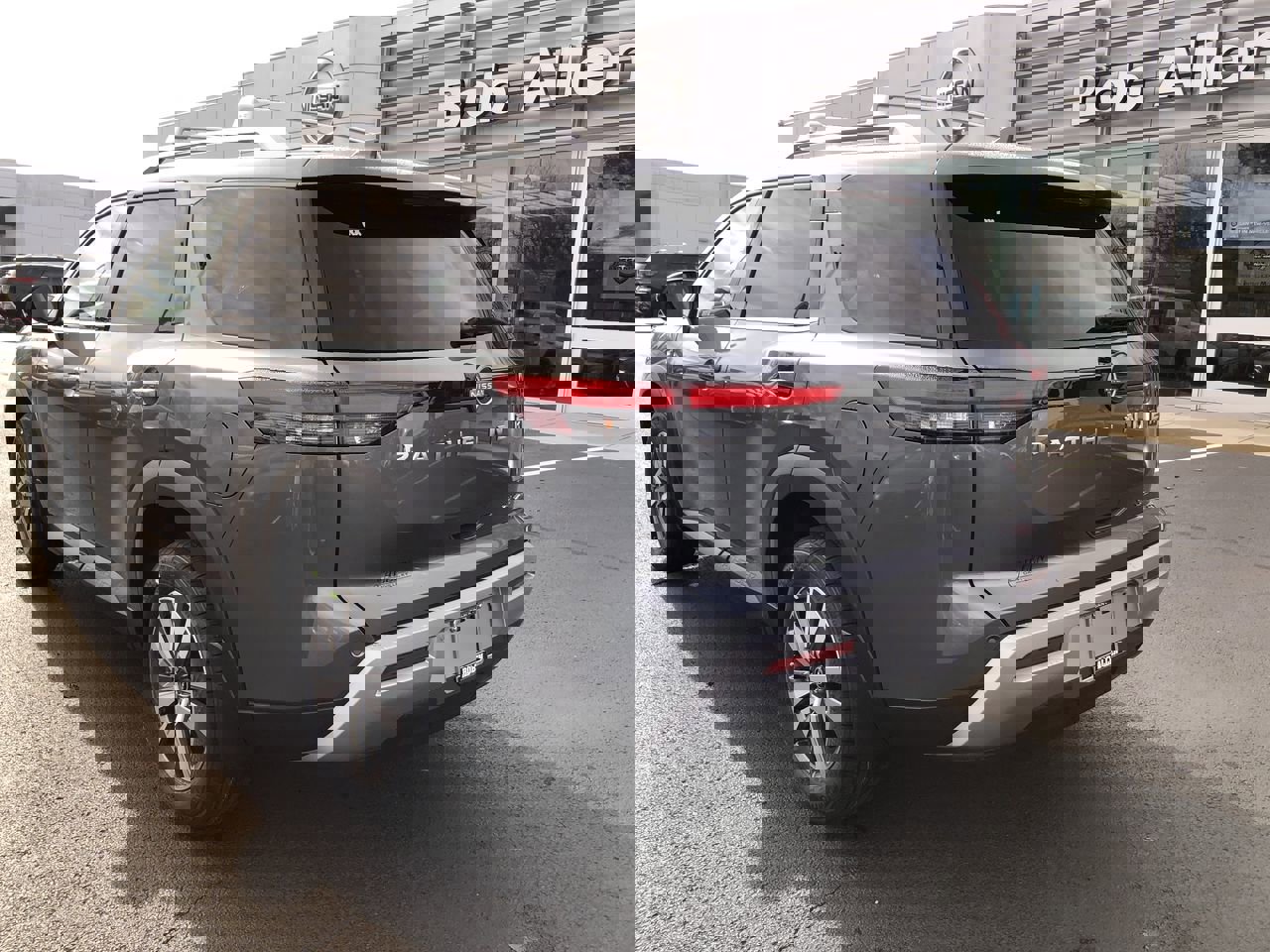 New 2025 Nissan Pathfinder SL image 12