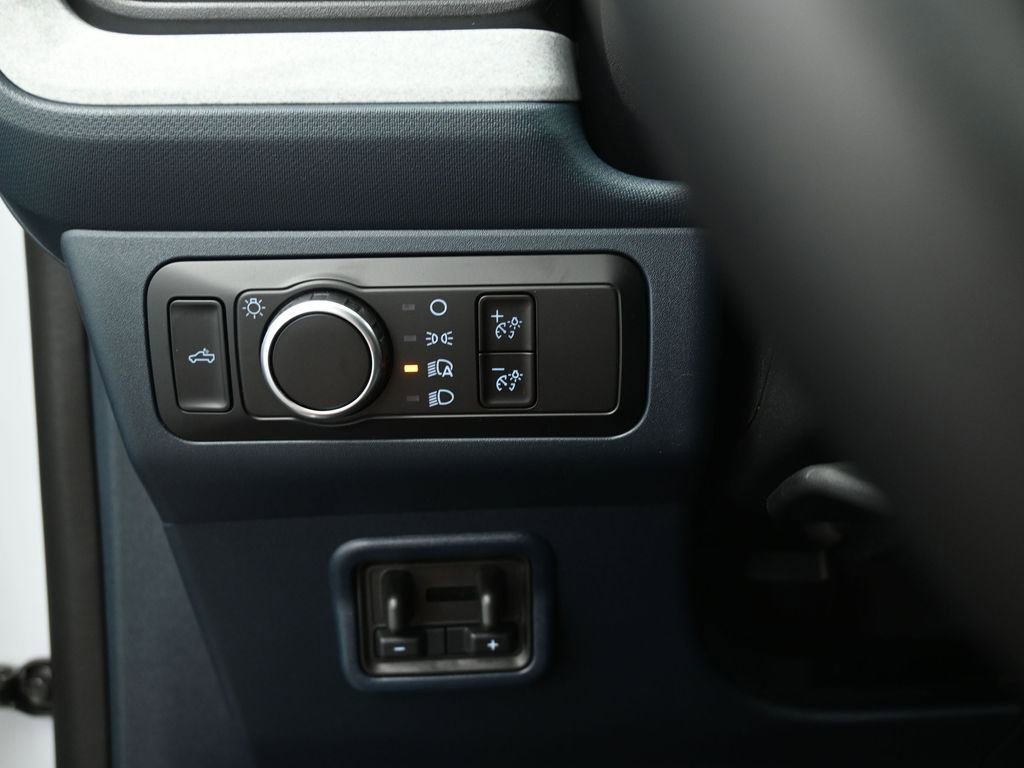 New 2025 Ford Maverick XLT w/ XLT Luxury Package image 11