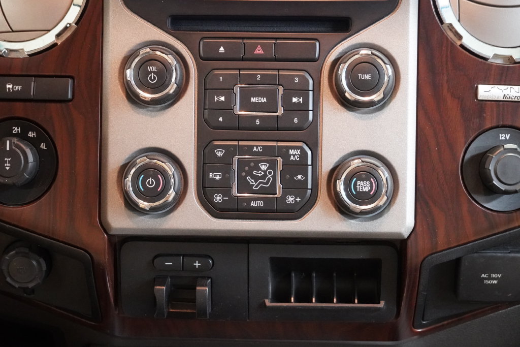 Used 2013 Ford F350 Lariat w/ Lariat Interior Pkg AWD/4WD image 20