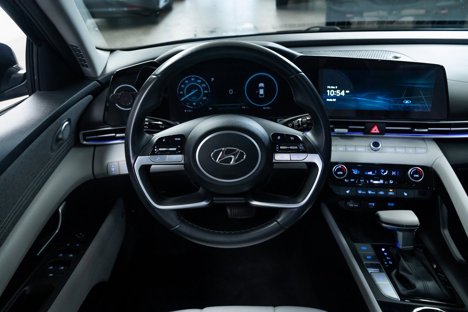 Used 2021 Hyundai Elantra Limited image 12