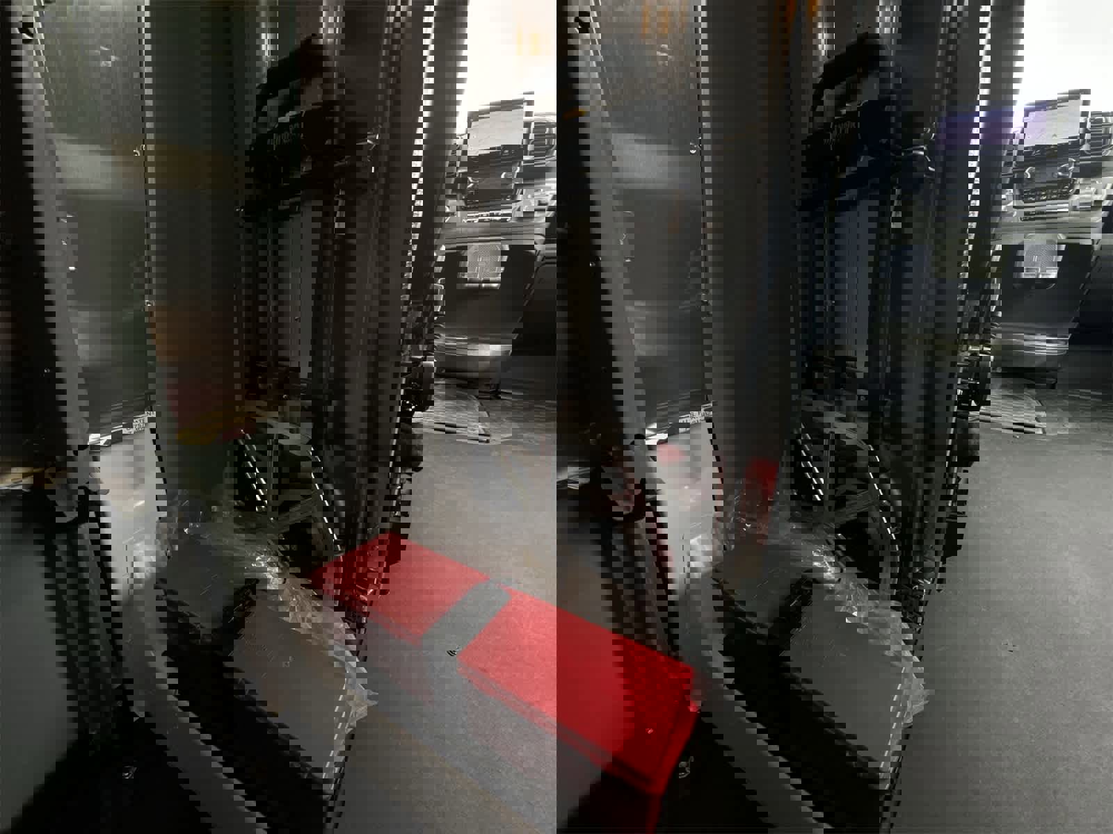 Used 2024 RAM ProMaster 3500 w/ Delivery Van Package image 36