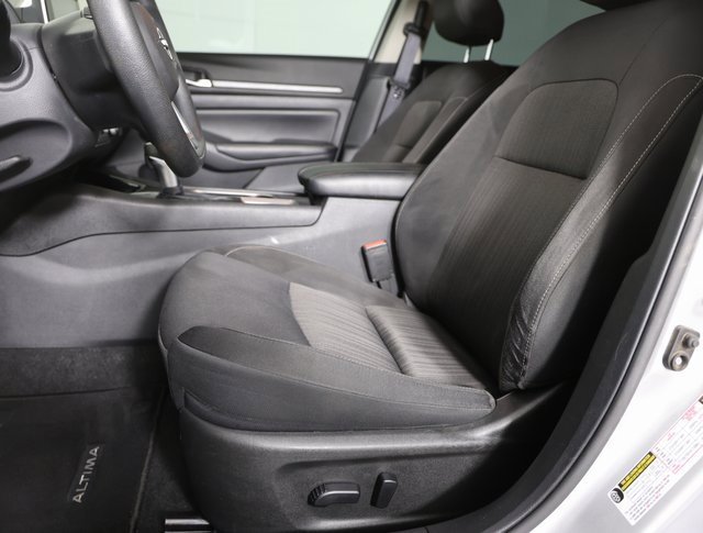 Used 2024 Nissan Altima 2.5 SV image 11