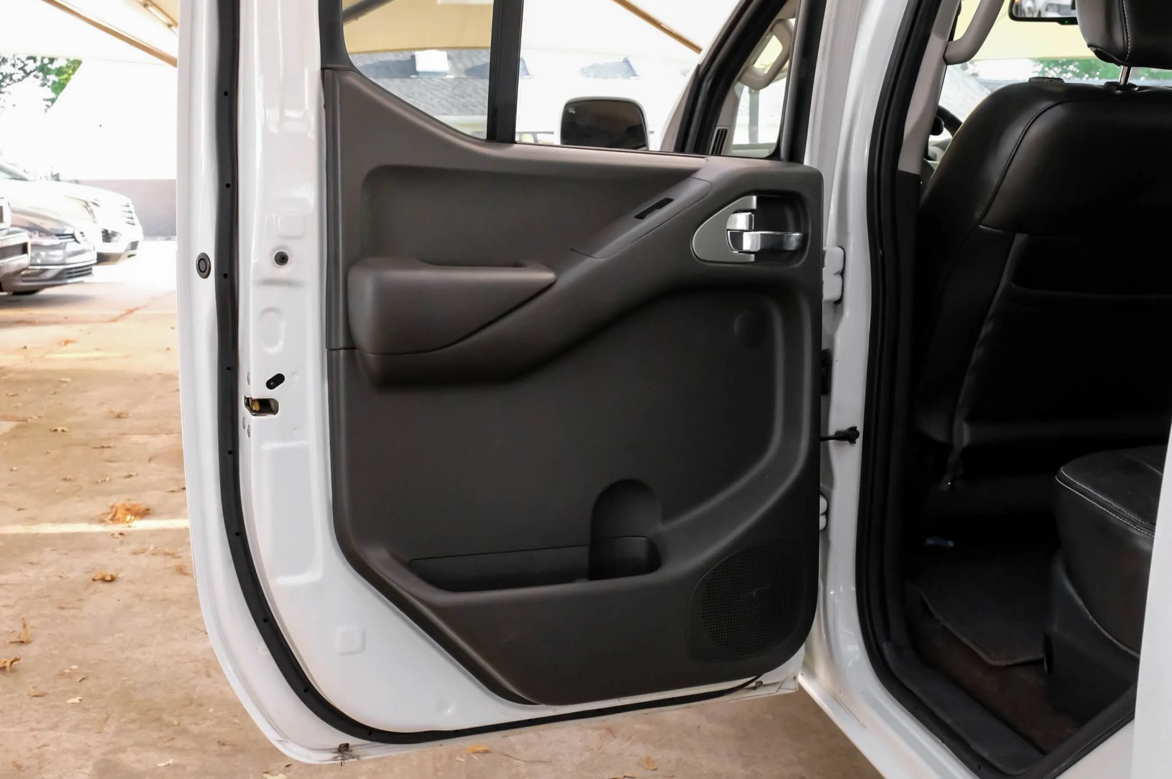 Used 2016 Nissan Frontier PRO-4X w/ Pro-4x Luxury Package AWD/4WD image 48