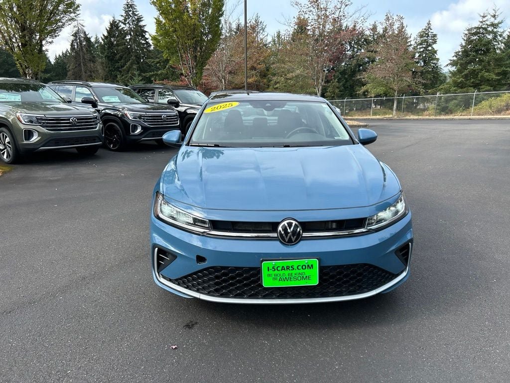 Used 2025 Volkswagen Jetta SE FWD image 10