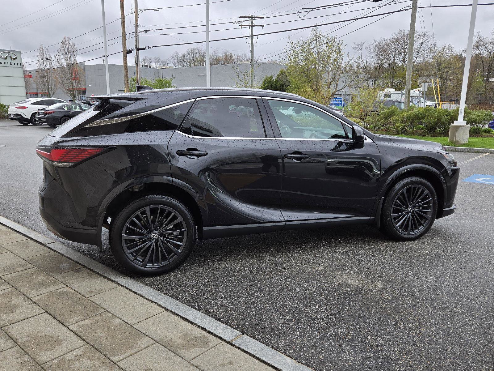 Used 2025 Lexus RX 350 Premium w/ Accessory Package AWD/4WD image 13