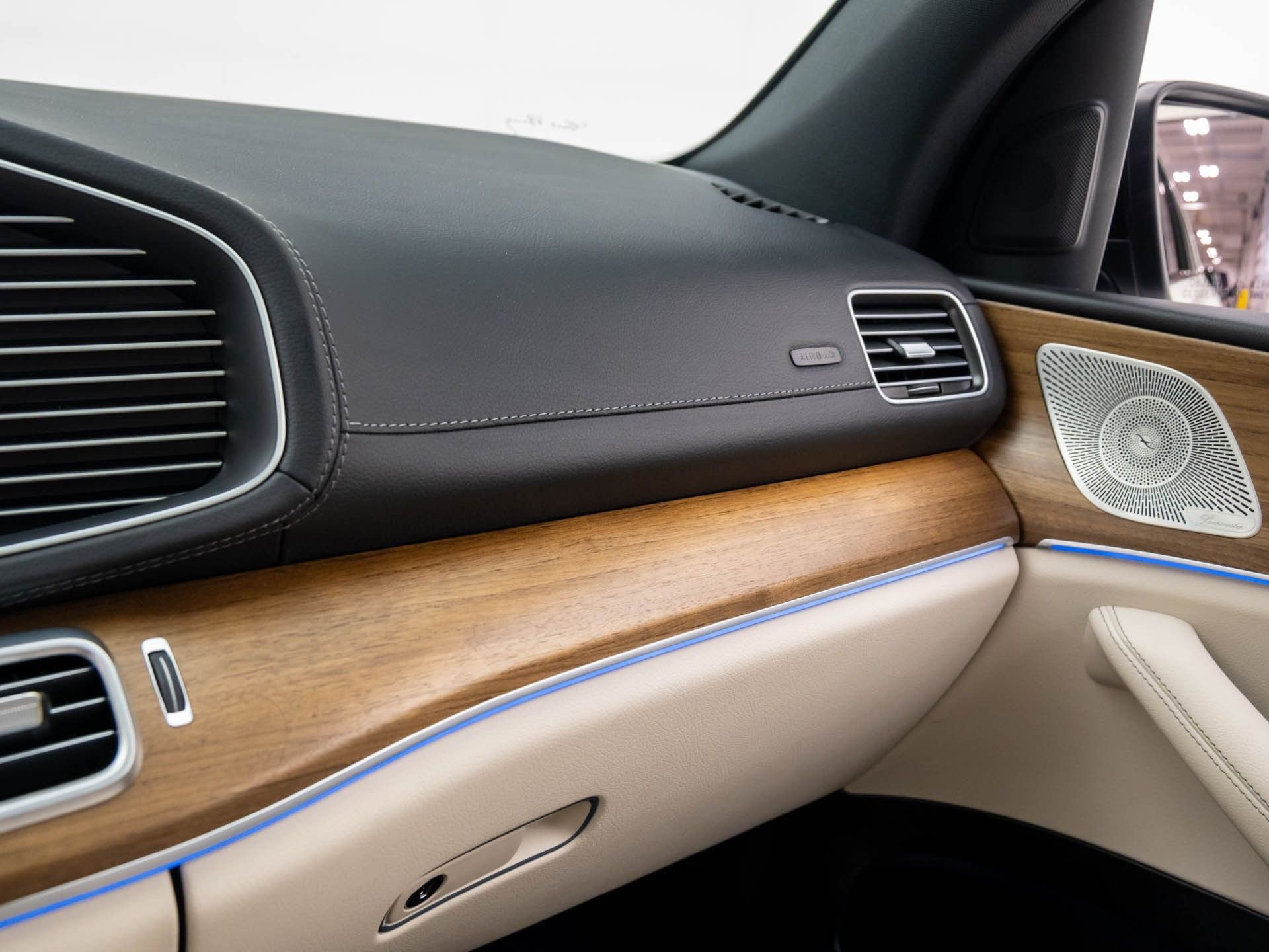 Used 2025 Mercedes-Benz GLS 450 4MATIC image 31