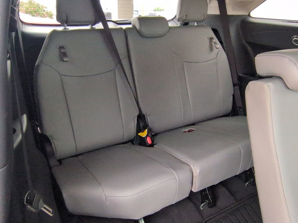 Used 2026 Toyota Sienna XLE image 13